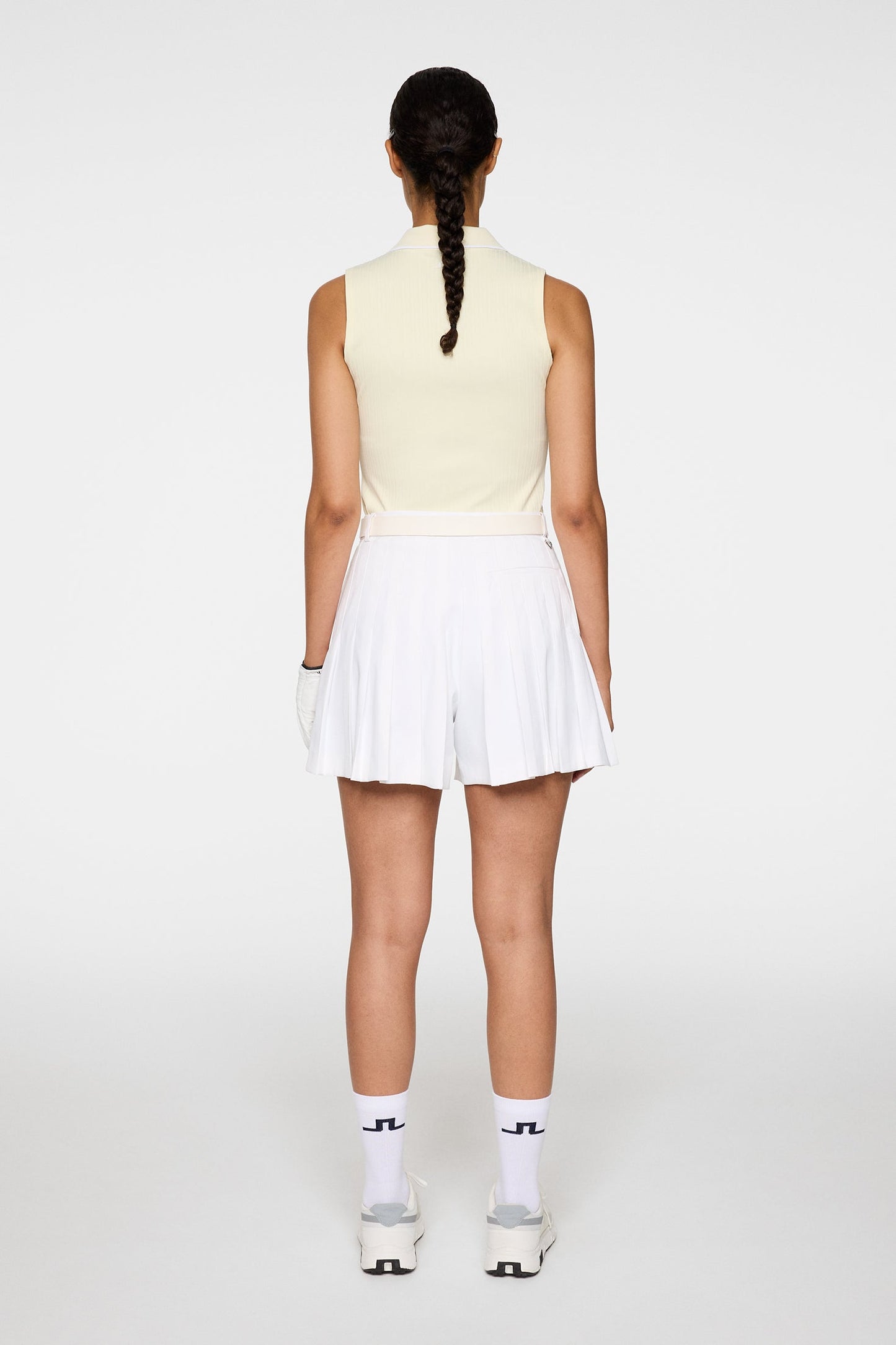 Arella Pleated Shorts / White